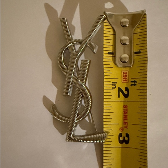 Fashion Jewelry Silver Metal Brooch - Picture 6 of 7